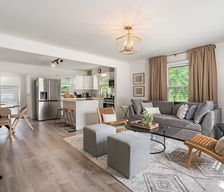 United States Illinois Westmont vacation rental compare prices direct by owner 29076574