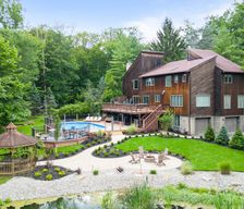 United States New York Airmont vacation rental compare prices direct by owner 27693448