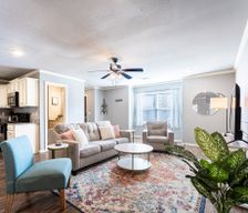 United States Arkansas Fayetteville vacation rental compare prices direct by owner 33185851