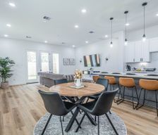 United States Texas Houston vacation rental compare prices direct by owner 32302032