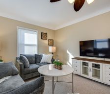 United States Iowa Cedar Rapids vacation rental compare prices direct by owner 32799526