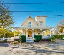 United States Massachusetts Oak Bluffs vacation rental compare prices direct by owner 33092791