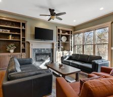 United States Kansas Stilwell vacation rental compare prices direct by owner 32795659