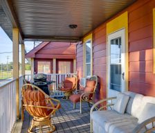 United States New York Mayville vacation rental compare prices direct by owner 33580907
