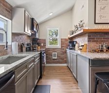 United States Kansas Edwardsville vacation rental compare prices direct by owner 36165794