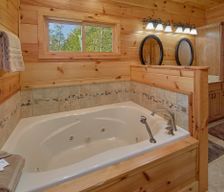 United States Tennessee Gatlinburg vacation rental compare prices direct by owner 20250590