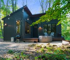 United States Ohio New Plymouth vacation rental compare prices direct by owner 8052395