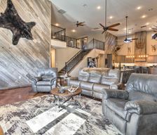 United States Kansas Great Bend vacation rental compare prices direct by owner 11385397