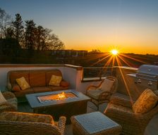 United States North Carolina Asheville vacation rental compare prices direct by owner 16017905