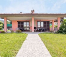 Italy Lombardia Lido di Manerba vacation rental compare prices direct by owner 10198436