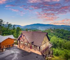 United States Tennessee Gatlinburg vacation rental compare prices direct by owner 36199391