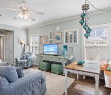 United States Florida Pensacola vacation rental compare prices direct by owner 12164919