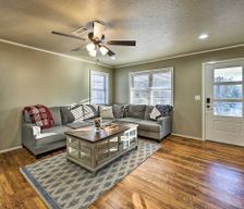 United States Arkansas Fayetteville vacation rental compare prices direct by owner 24988850