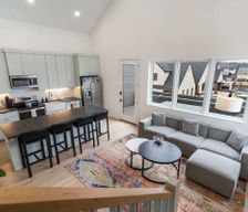 United States Arkansas Bentonville vacation rental compare prices direct by owner 29043110