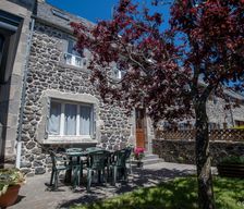 France Auvergne-Rhône-Alpes Murol vacation rental compare prices direct by owner 27728041