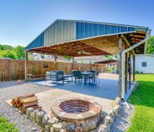 United States Indiana Clarksville vacation rental compare prices direct by owner 27300968