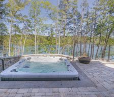 United States South Carolina Seneca vacation rental compare prices direct by owner 26406676