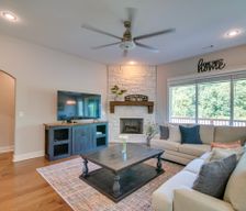 United States Arkansas Fayetteville vacation rental compare prices direct by owner 27187808