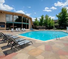 United States California Redding vacation rental compare prices direct by owner 12696903
