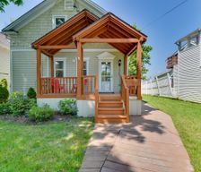United States New York Lake View vacation rental compare prices direct by owner 27278458