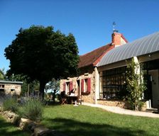 France Auvergne-Rhône-Alpes Beaune-d'Allier vacation rental compare prices direct by owner 19556516