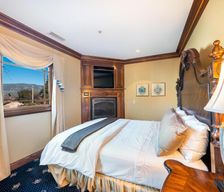 United States California Hopland vacation rental compare prices direct by owner 28033652