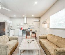 United States California Fresno vacation rental compare prices direct by owner 9813096