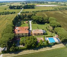 Italy  Cecina vacation rental compare prices direct by owner 24964696
