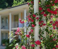Italy Veneto Porto Ceresio vacation rental compare prices direct by owner 27603939