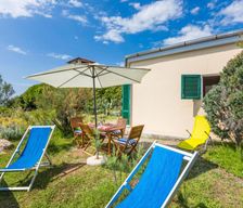 Italy Tuscany Rosignano Solvay-castiglioncello vacation rental compare prices direct by owner 4245557