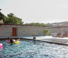 France Nouvelle-Aquitaine Saint-Hilaire vacation rental compare prices direct by owner 5107887