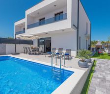Croatia Sibenik-Knin County Vodice vacation rental compare prices direct by owner 28709440