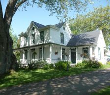 Canada Quebec Trois-Rivières vacation rental compare prices direct by owner 12857471