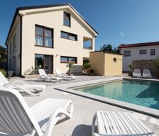 Slovenia  Sežana vacation rental compare prices direct by owner 37692610