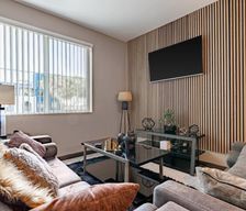 United States California Santa Ana vacation rental compare prices direct by owner 27569583