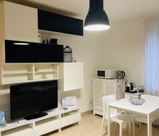 Italy Lombardy Milan vacation rental compare prices direct by owner 6886672