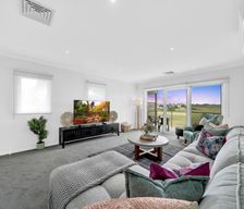 Australia Victoria Point Cook vacation rental compare prices direct by owner 33614774