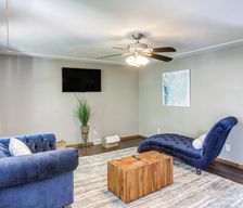 United States Ohio Amherst vacation rental compare prices direct by owner 36480467