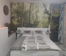 France Provence-Alpes-Côte d'Azur Miramas vacation rental compare prices direct by owner 33688511