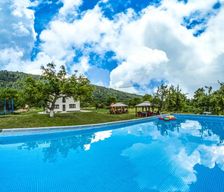 Romania Gorj Novaci-Străini vacation rental compare prices direct by owner 35206287