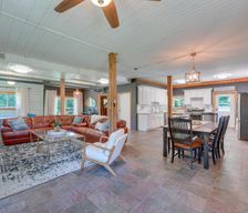 United States Texas Warrenville vacation rental compare prices direct by owner 37875493