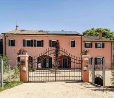 Italy Veneto Martellago vacation rental compare prices direct by owner 35641744