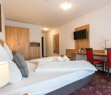 Germany Bavaria Gröbenzell vacation rental compare prices direct by owner 13670136