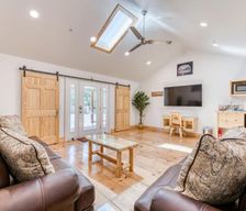 United States California Bass Lake vacation rental compare prices direct by owner 36010471