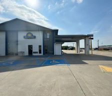 United States Kansas Salina vacation rental compare prices direct by owner 35013931