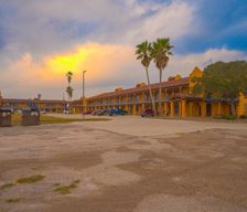 United States Texas Kingsville vacation rental compare prices direct by owner 14937834