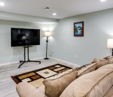 United States Indiana Granger vacation rental compare prices direct by owner 26579147
