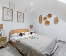 France Île-de-France Les Lilas vacation rental compare prices direct by owner 33449601