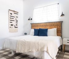 United States  Cleveland vacation rental compare prices direct by owner 37799255