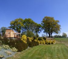 France Pays de la Loire Saint-Hilaire-du-Maine vacation rental compare prices direct by owner 13623224